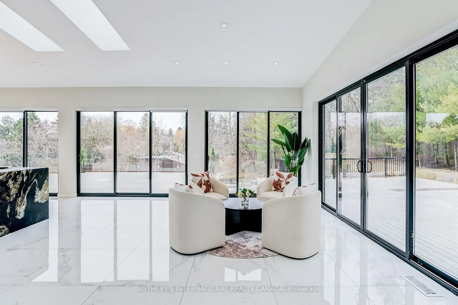 4599 Langstaff Road photo 5