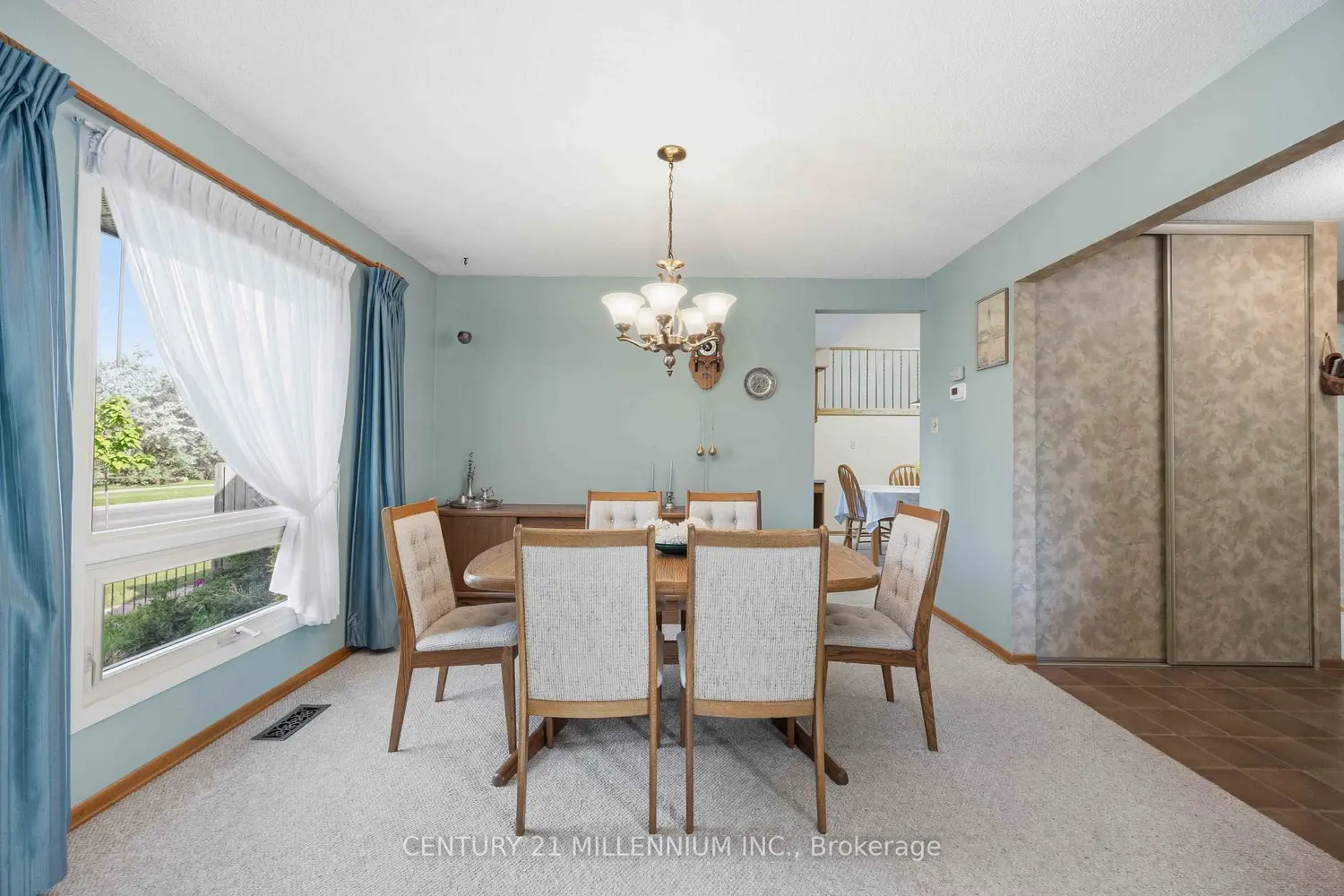112 Blackthorn Lane photo 5