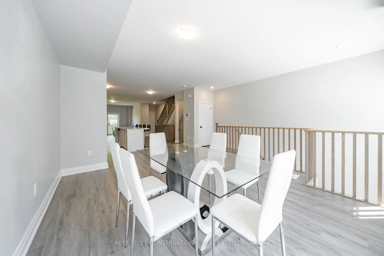 1486 Purchase Place photo 2