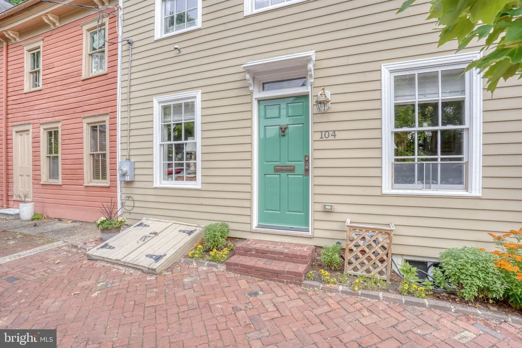 104 E Third Street, New Castle, DE 19720 photo 3