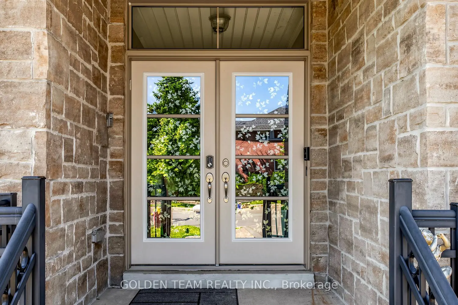 47 Arten Avenue photo 3
