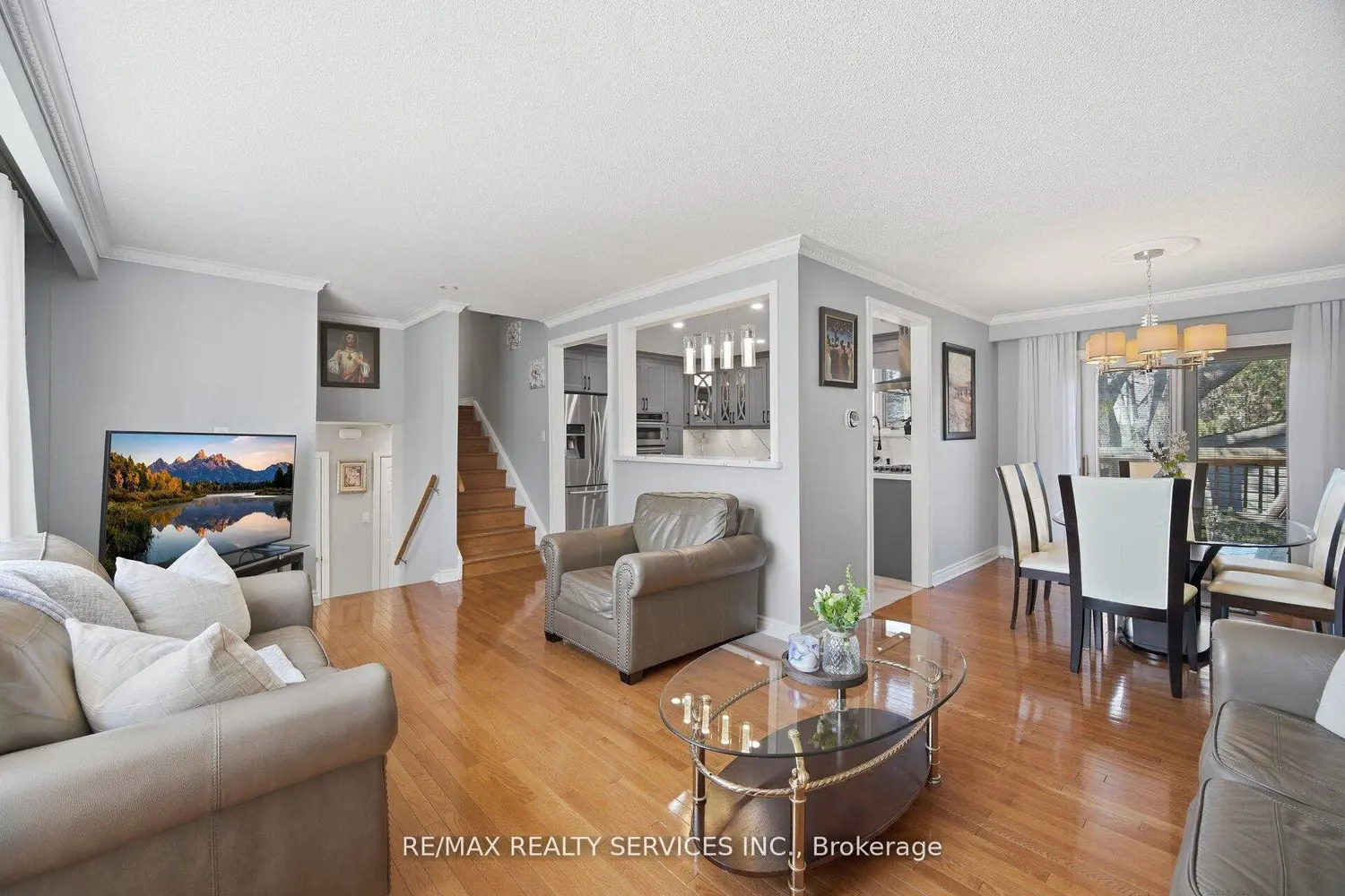 68 Elgin Drive photo 3