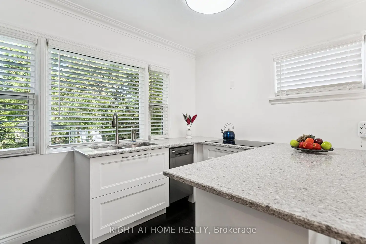 105 Glenridge Avenue photo 3