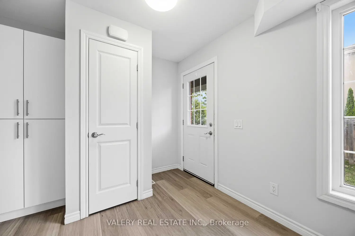 250 Penetanguishene Road 14 photo 2