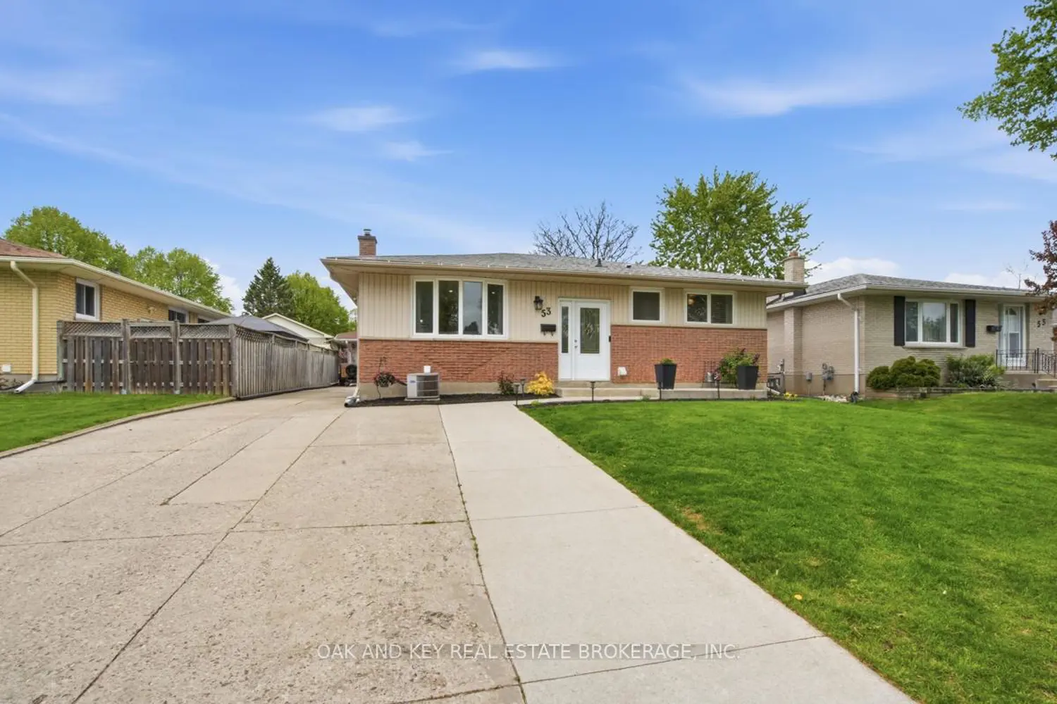 53 Alayne Crescent photo 2