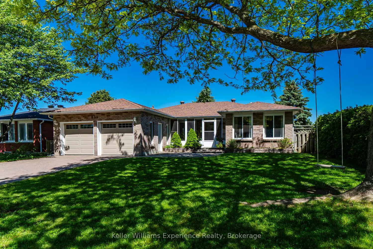 922 Playfair Road photo 2