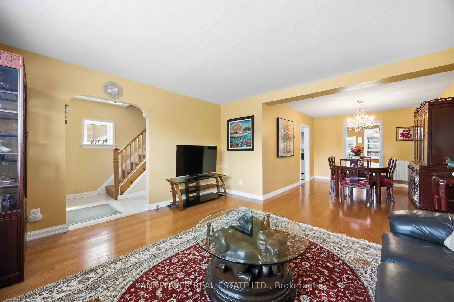549 Lawrence Avenue photo 3