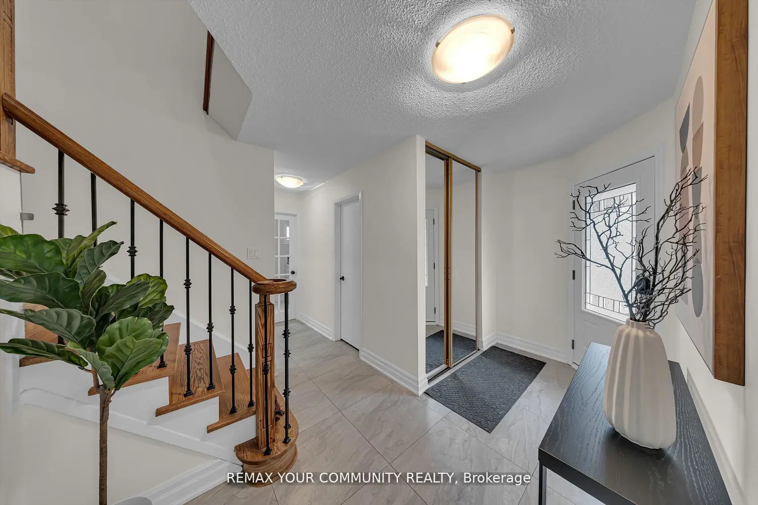 22 Madelaine Crescent photo 3