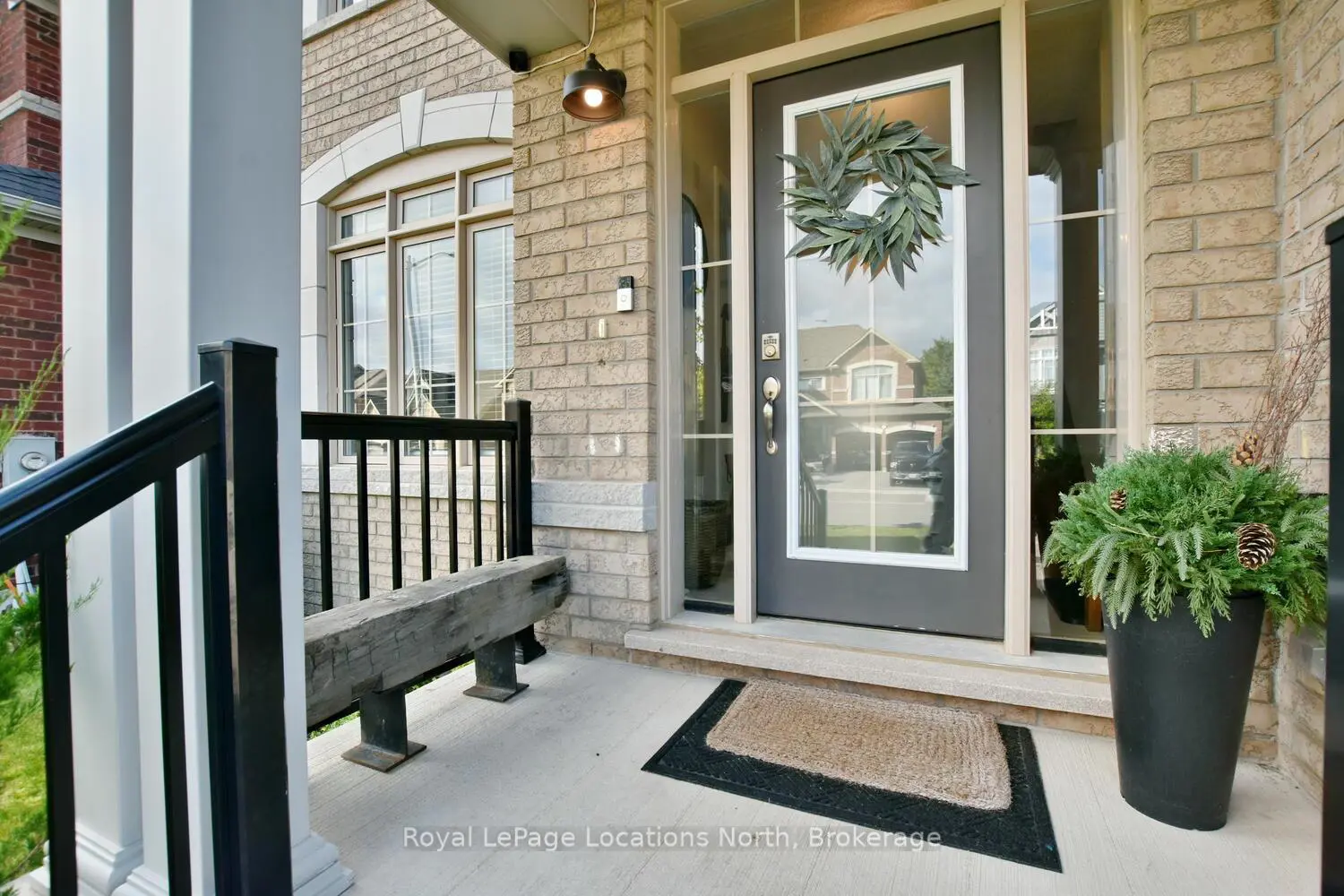 48 Mclean Avenue photo 2