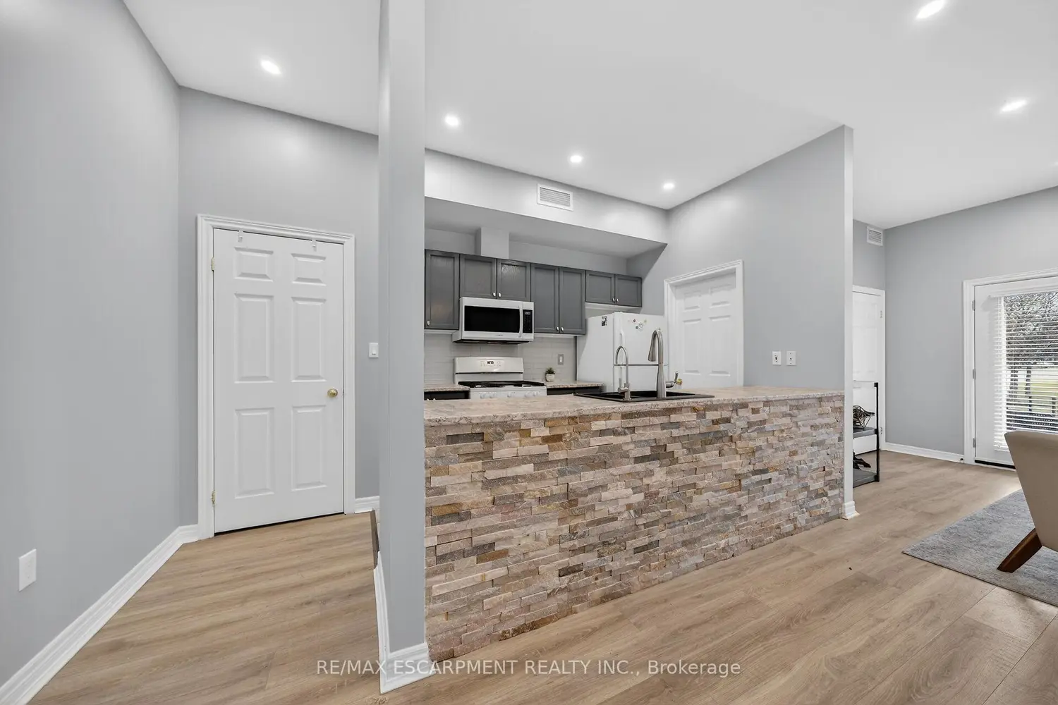 60 Natalia Avenue 4
