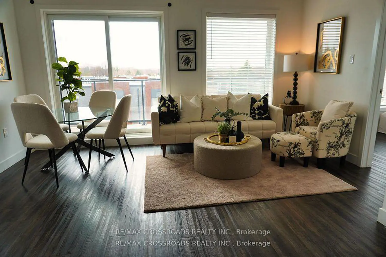 408 Dundas Street 308 photo 3