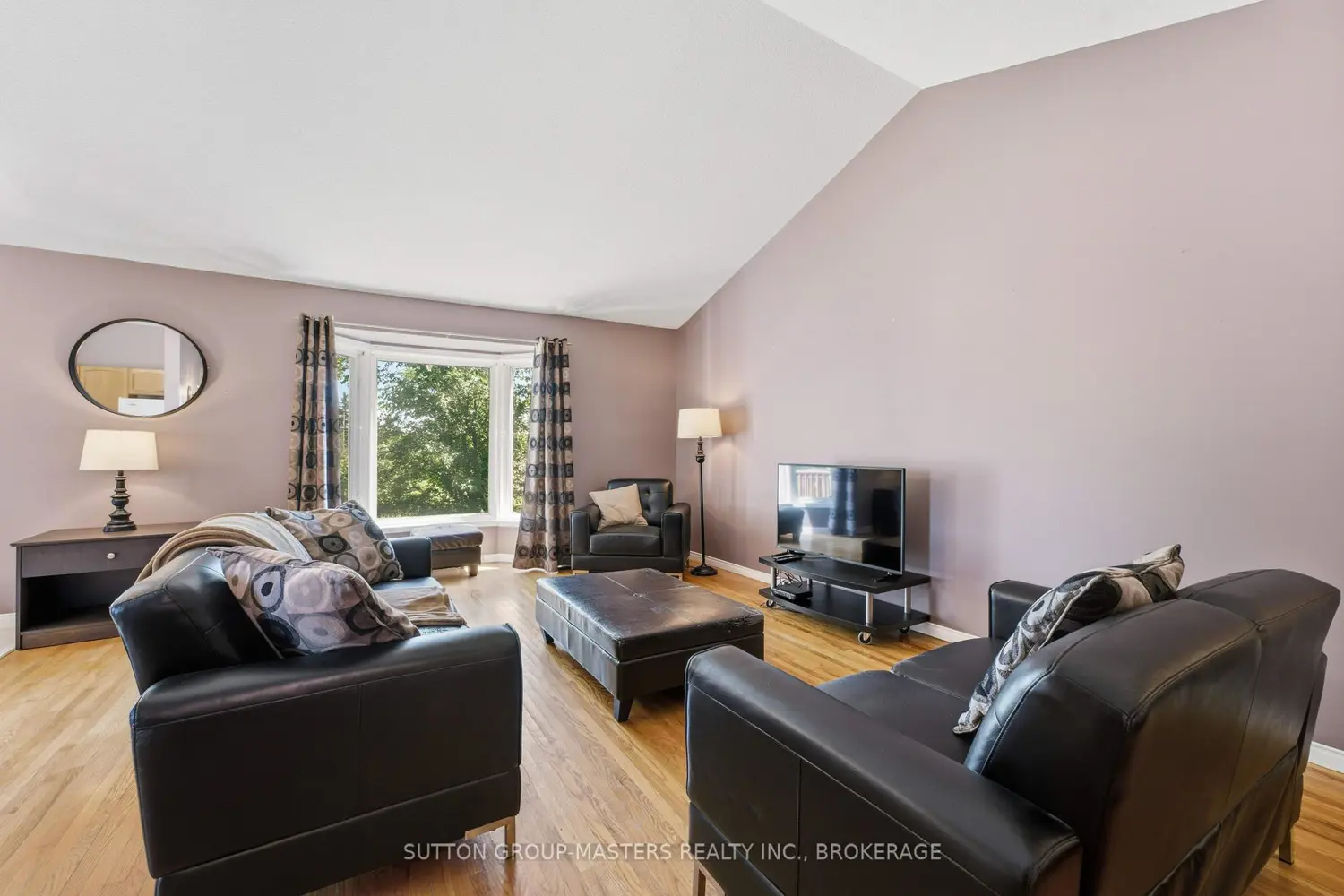 457 Fieldstone Drive photo 3