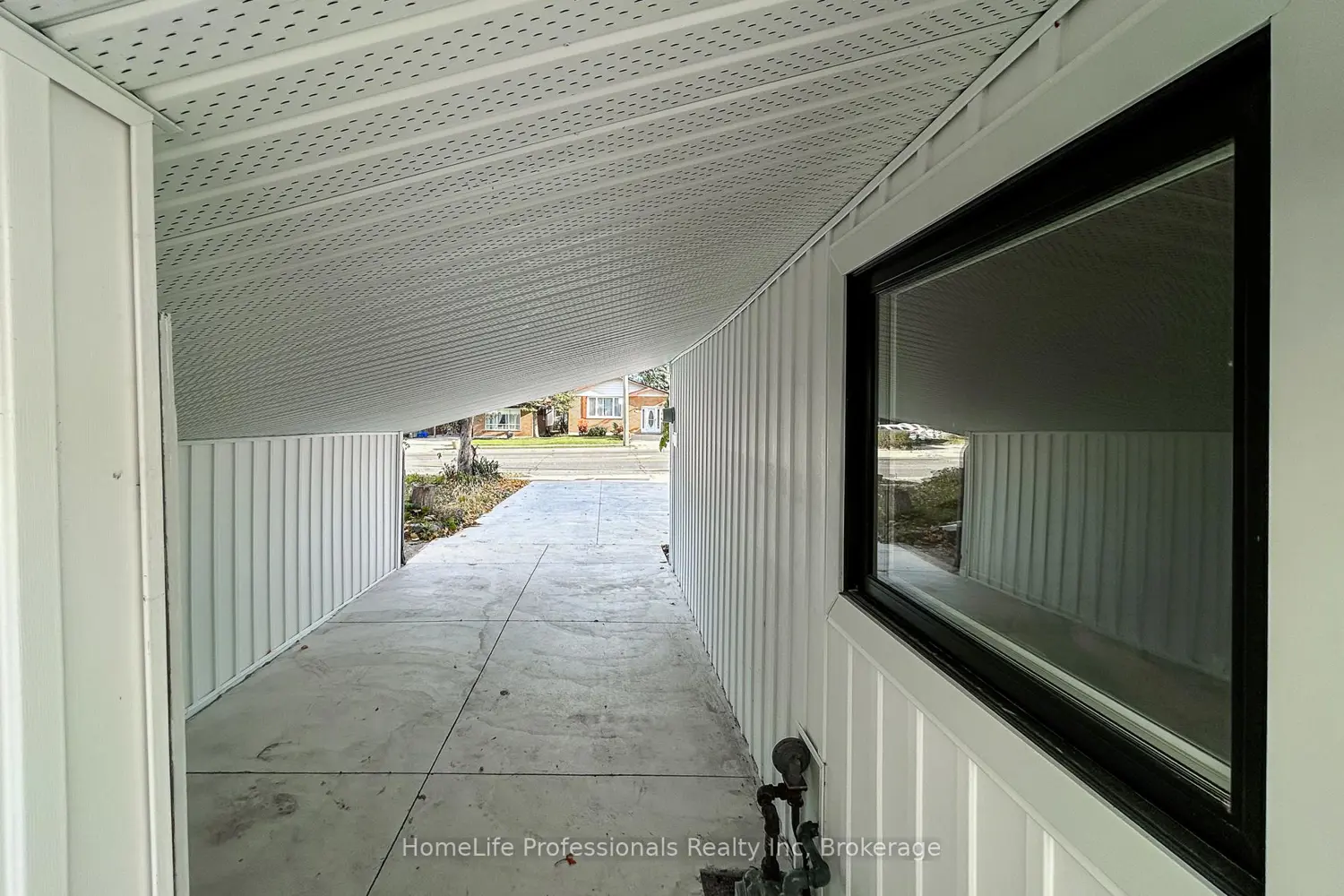 654 West 5Th Street photo 3