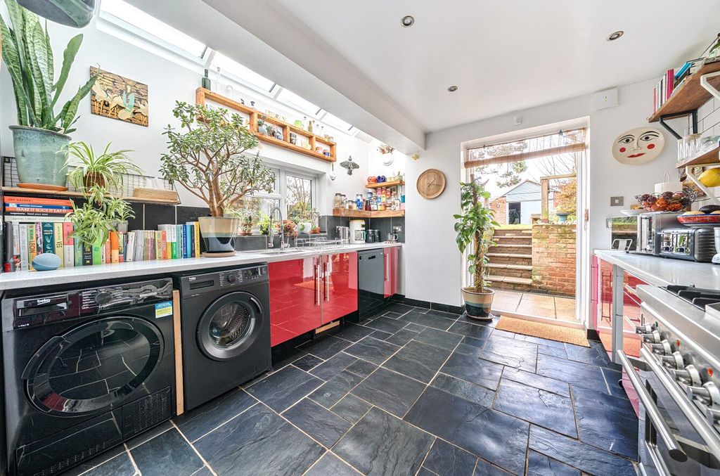 5 bed terraced house for saleExeter, Devon EX4 photo 2