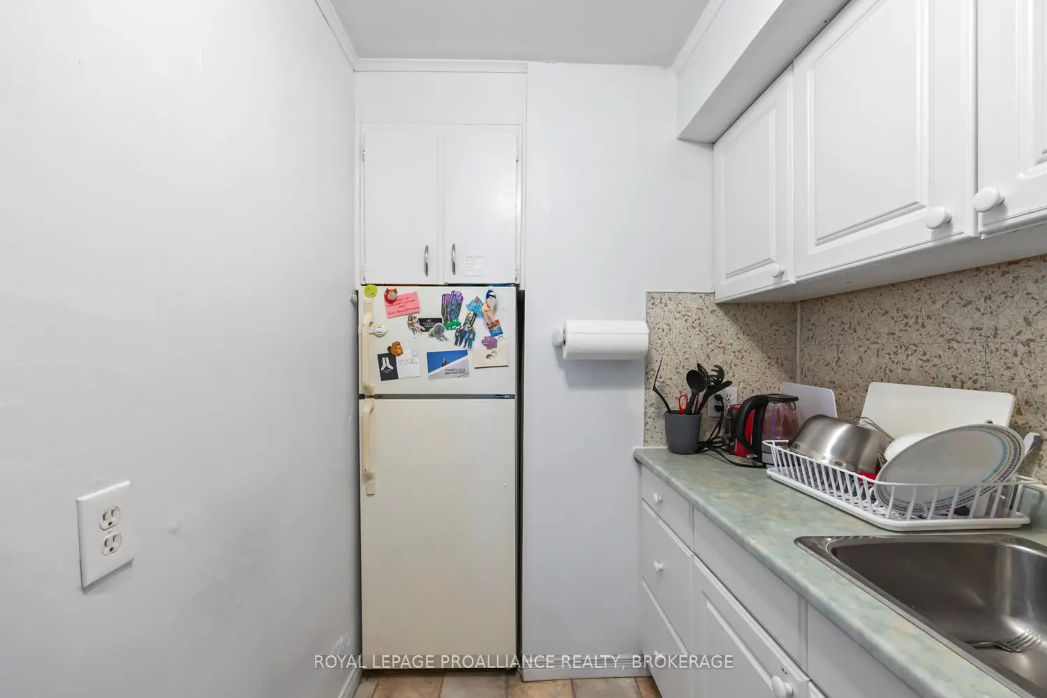 325 Johnson Street photo 4