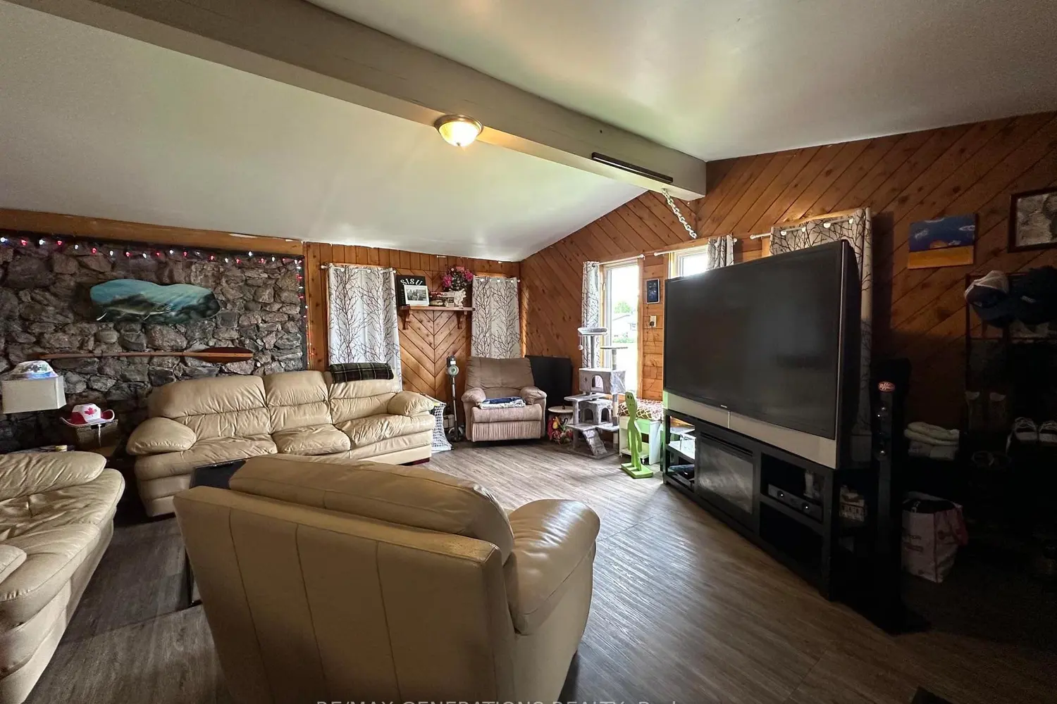 57 Superior Avenue photo 2