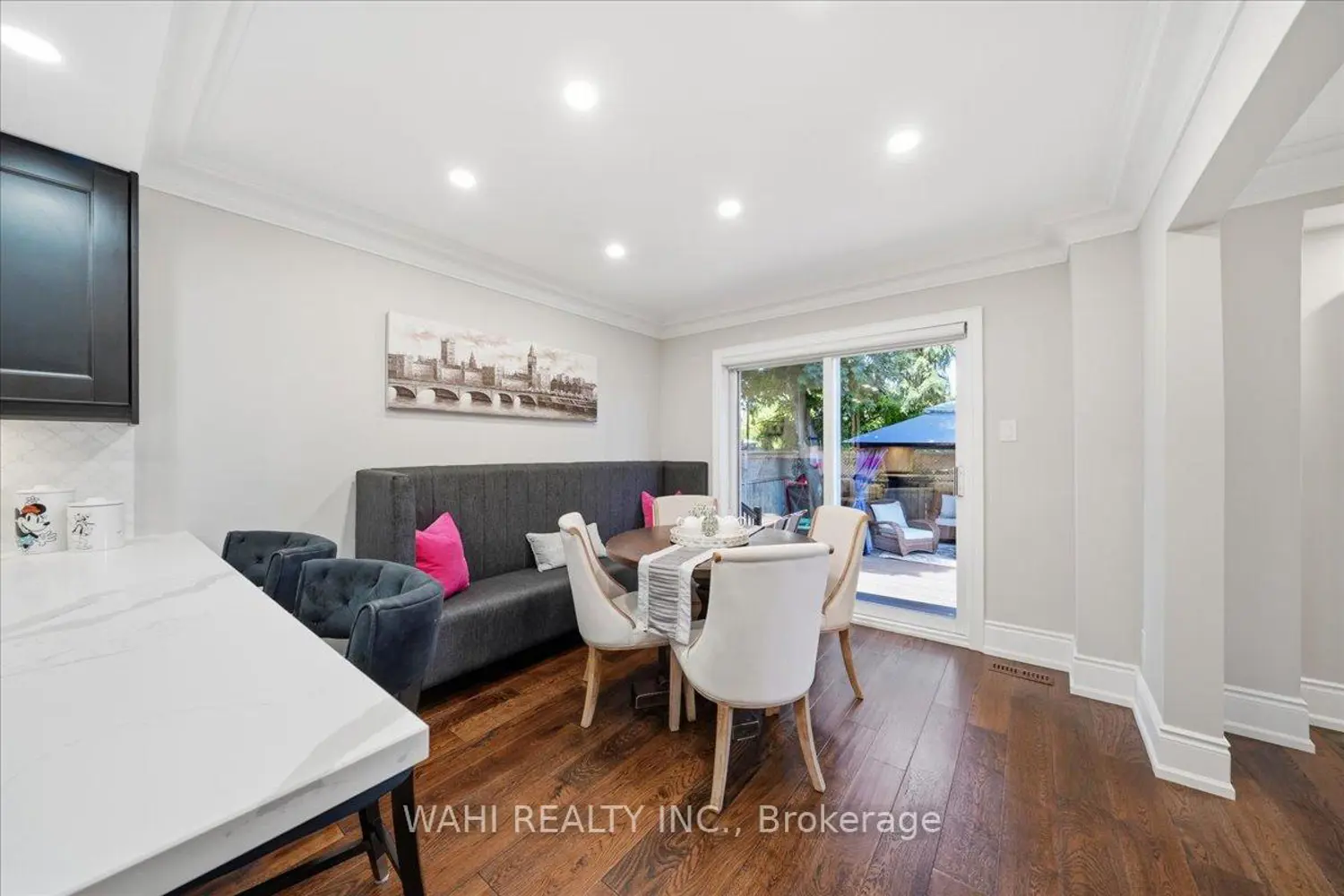 1141 Vicki Lane photo 3