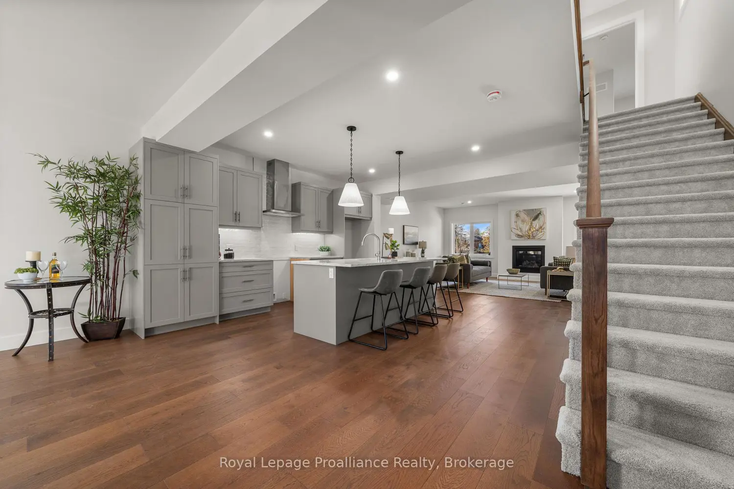 44 Fraser Drive photo 2