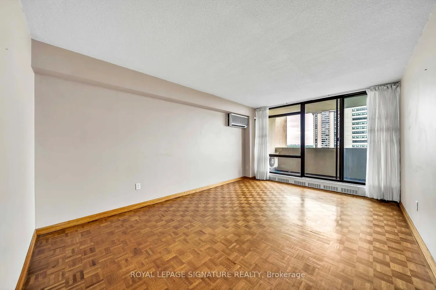 3300 Don Mills Road 1506 photo 3