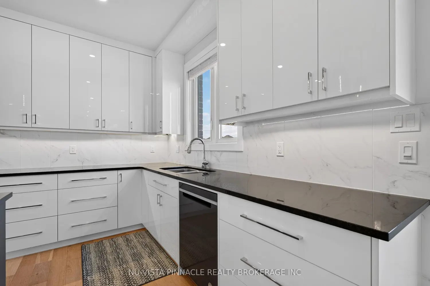 1363 Medway Park Drive photo 5