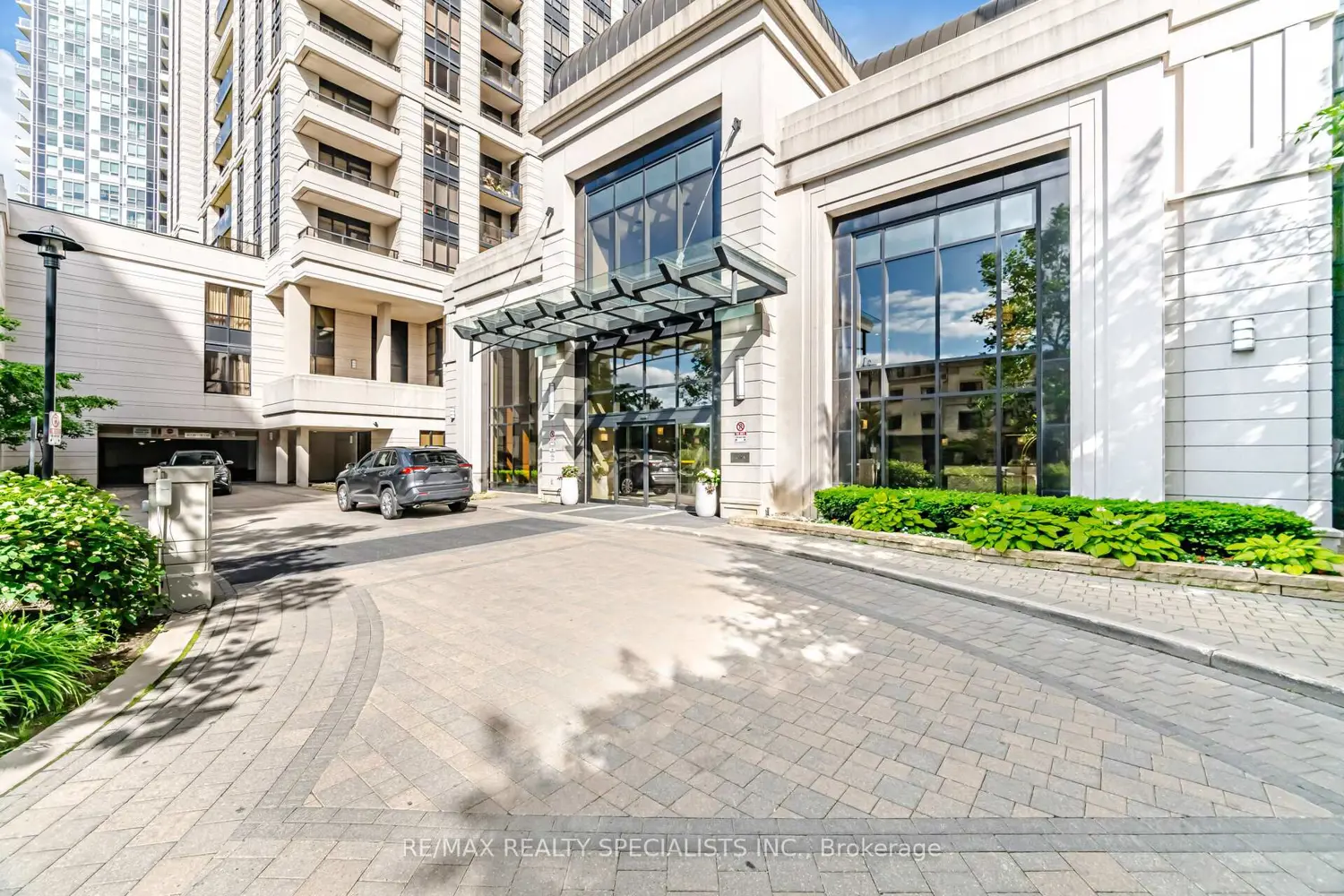 100 Harrison Garden Boulevard 714 photo 2