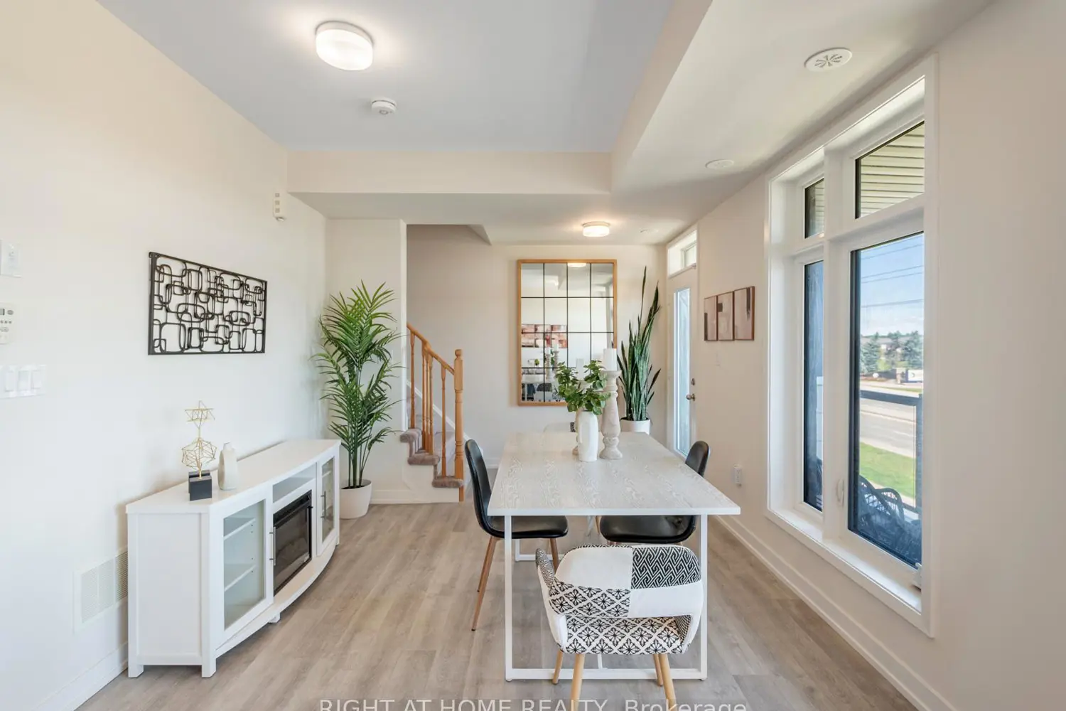 2550 Castlegate Crossing 403 photo 4