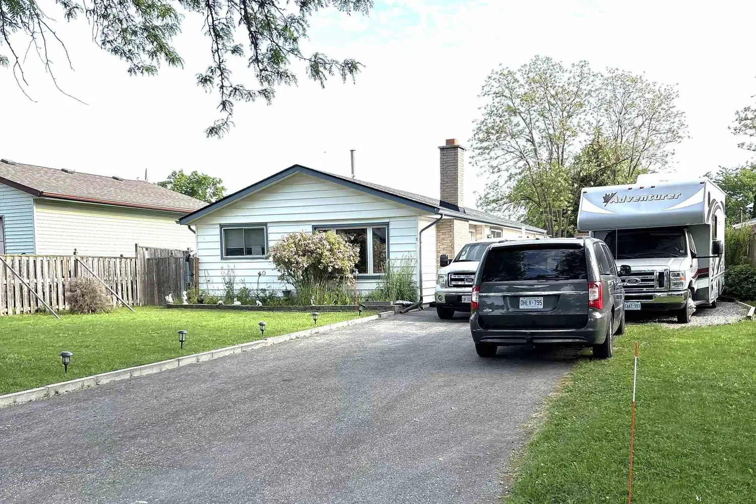 5 Lanark Crescent photo 2