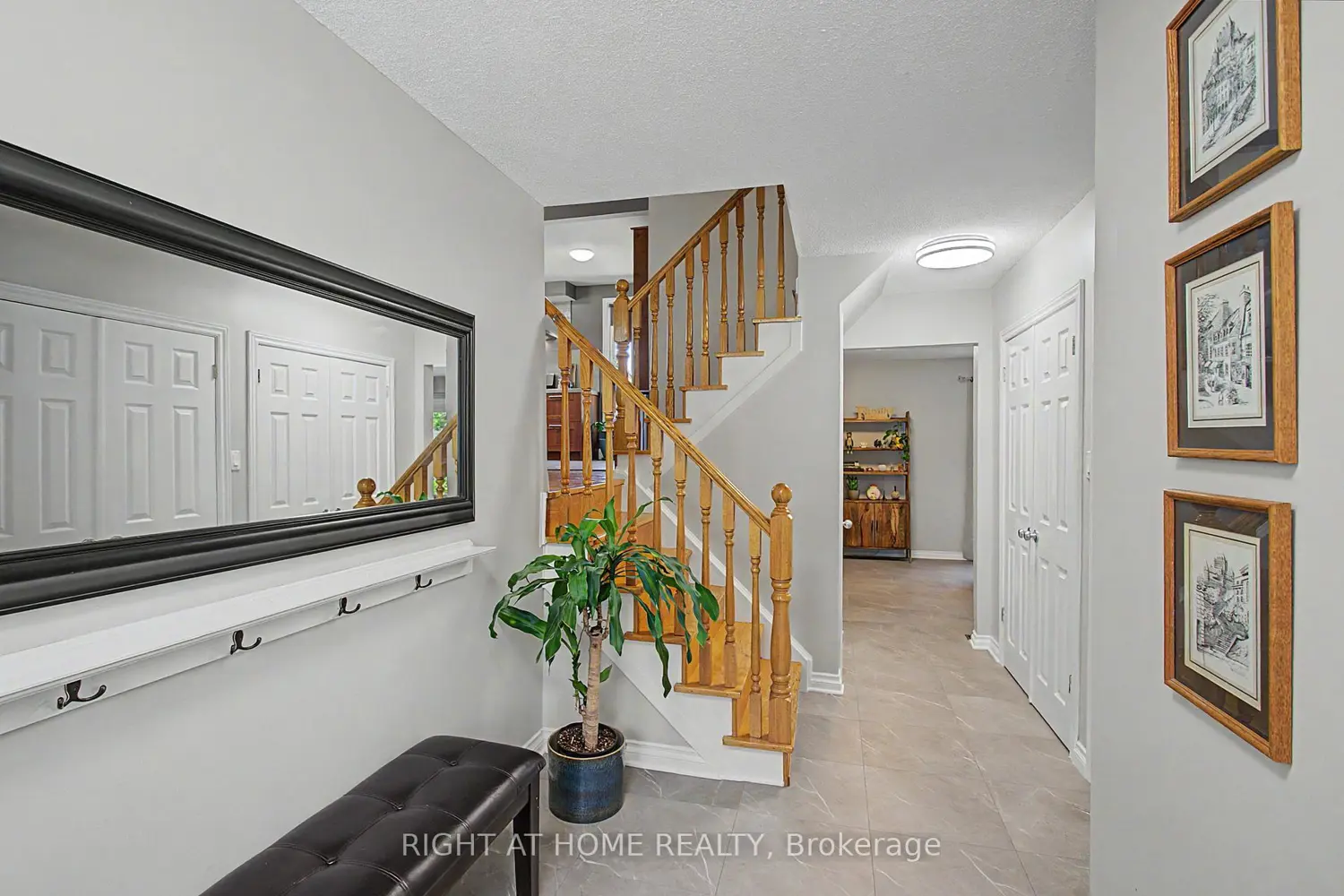 784 Rodney Court photo 3