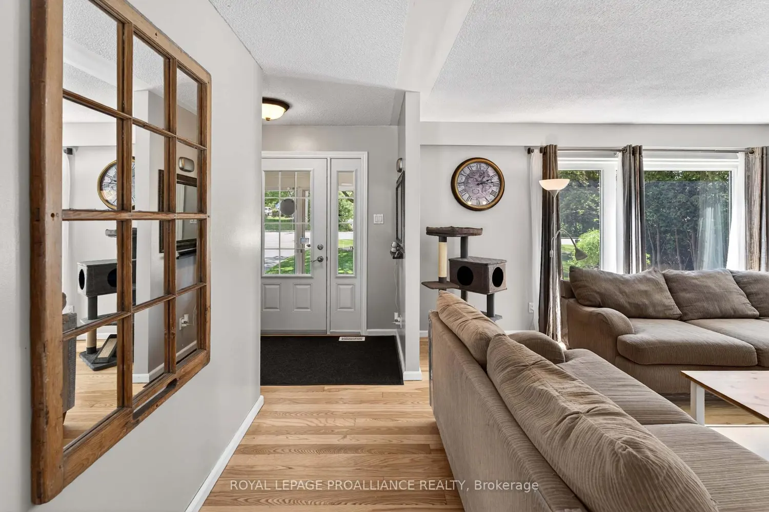 393 Stewart Boulevard photo 4