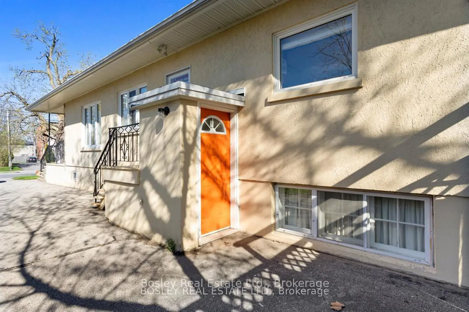 380 D'arcy Street photo 3
