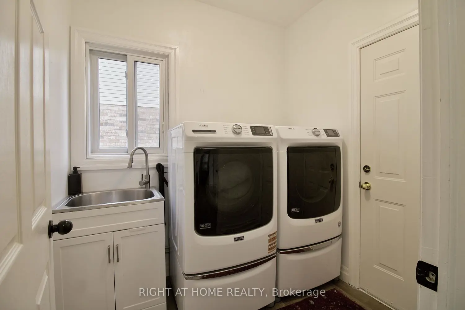 253 Schneller Drive photo 4