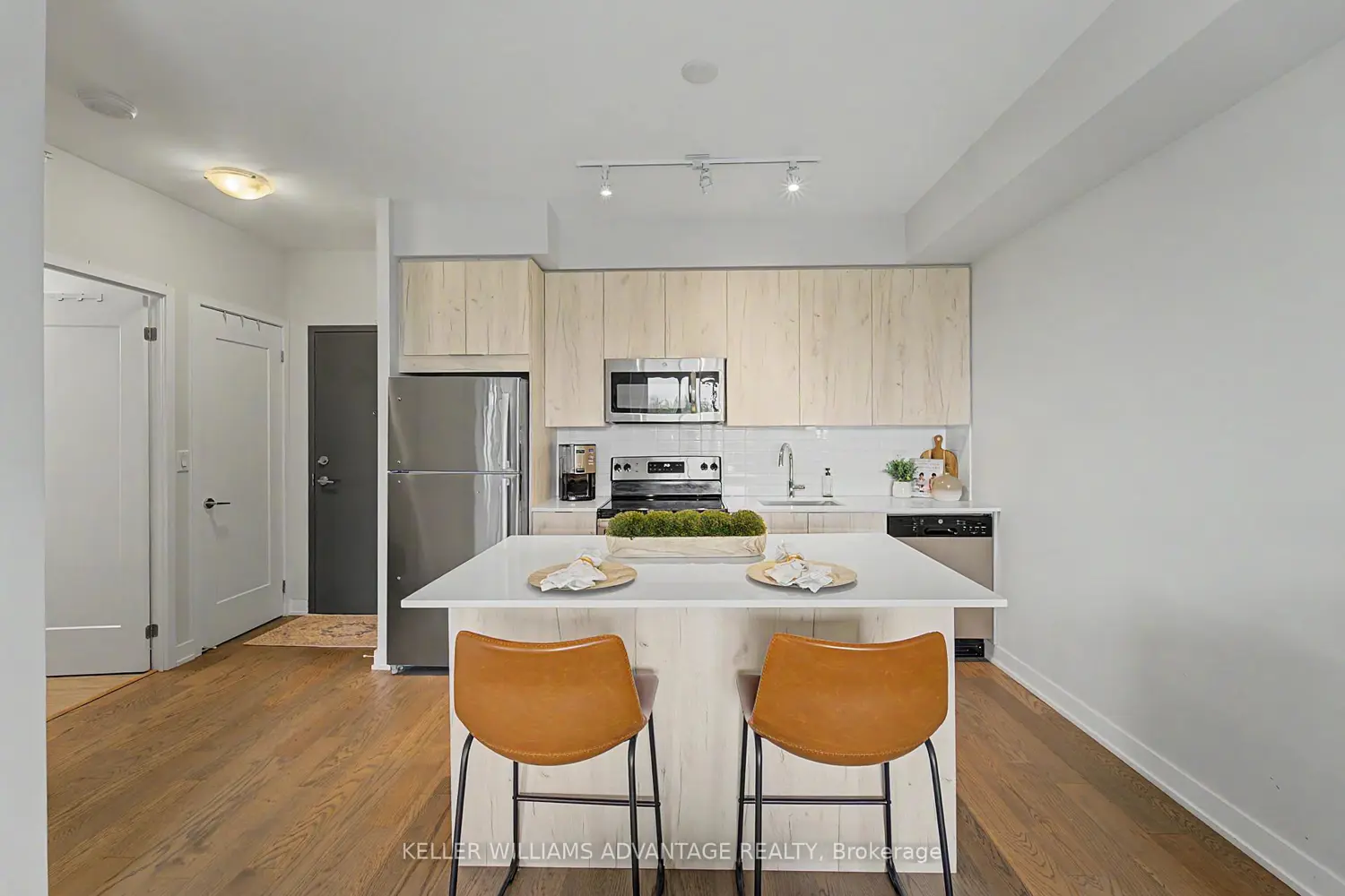 1350 Kingston Road 507 photo 5
