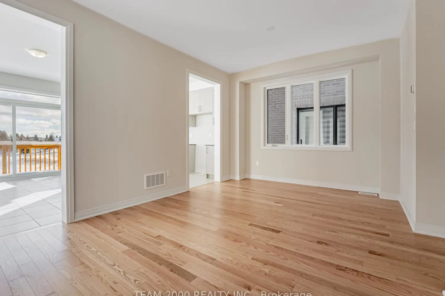85 Gibson Drive photo 4