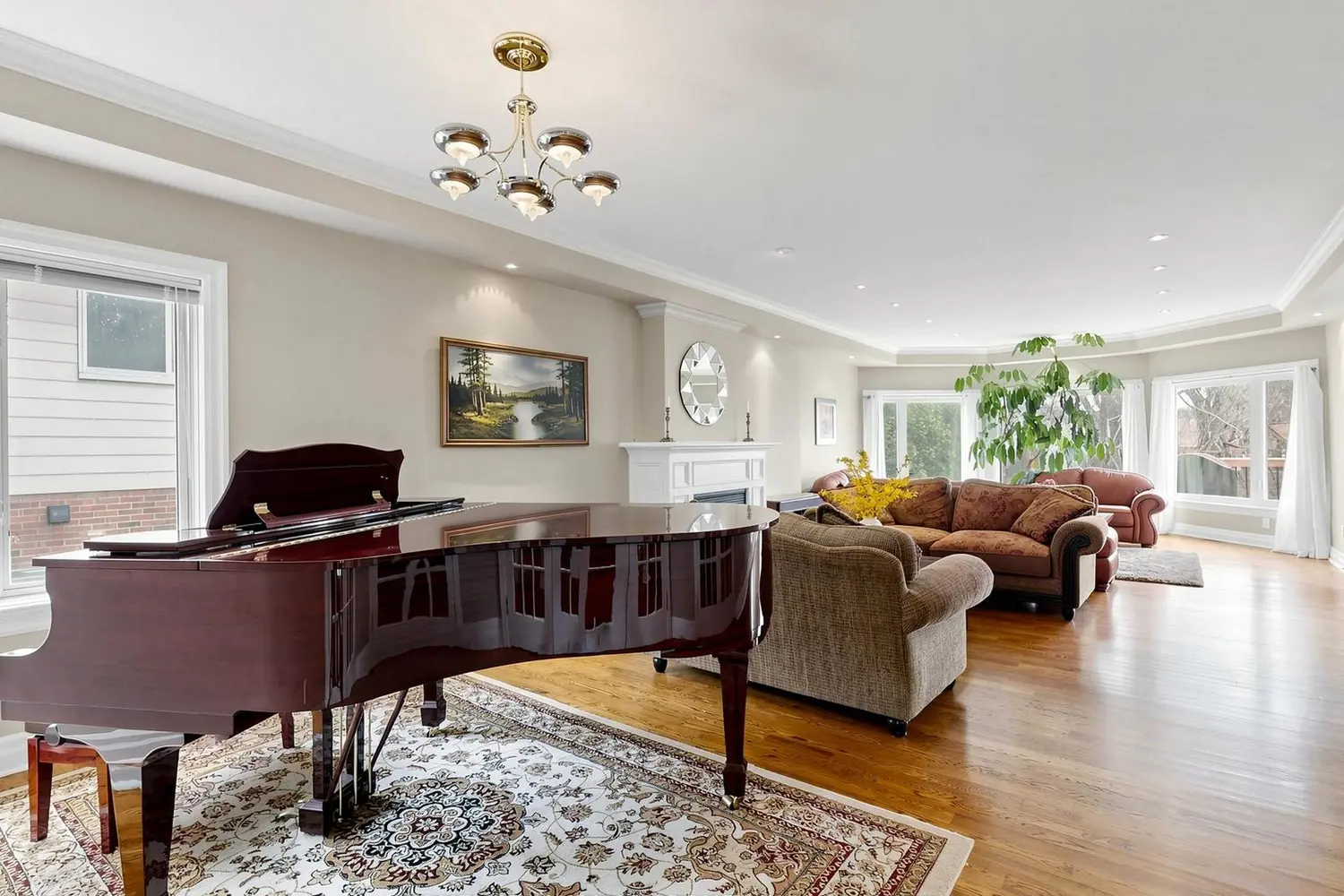 52 Cedar Brae Boulevard photo 4