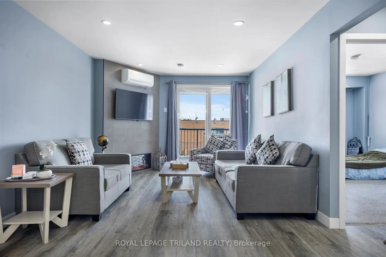 1096 Jalna Boulevard 97 photo 3