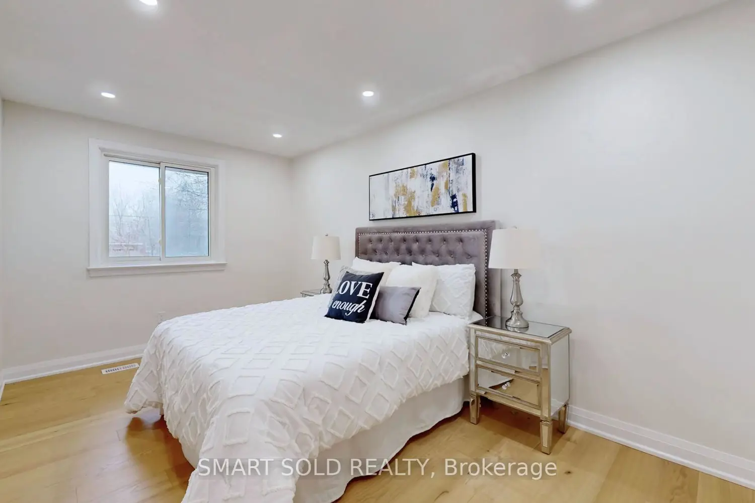 439 Fernleigh Circle photo 4