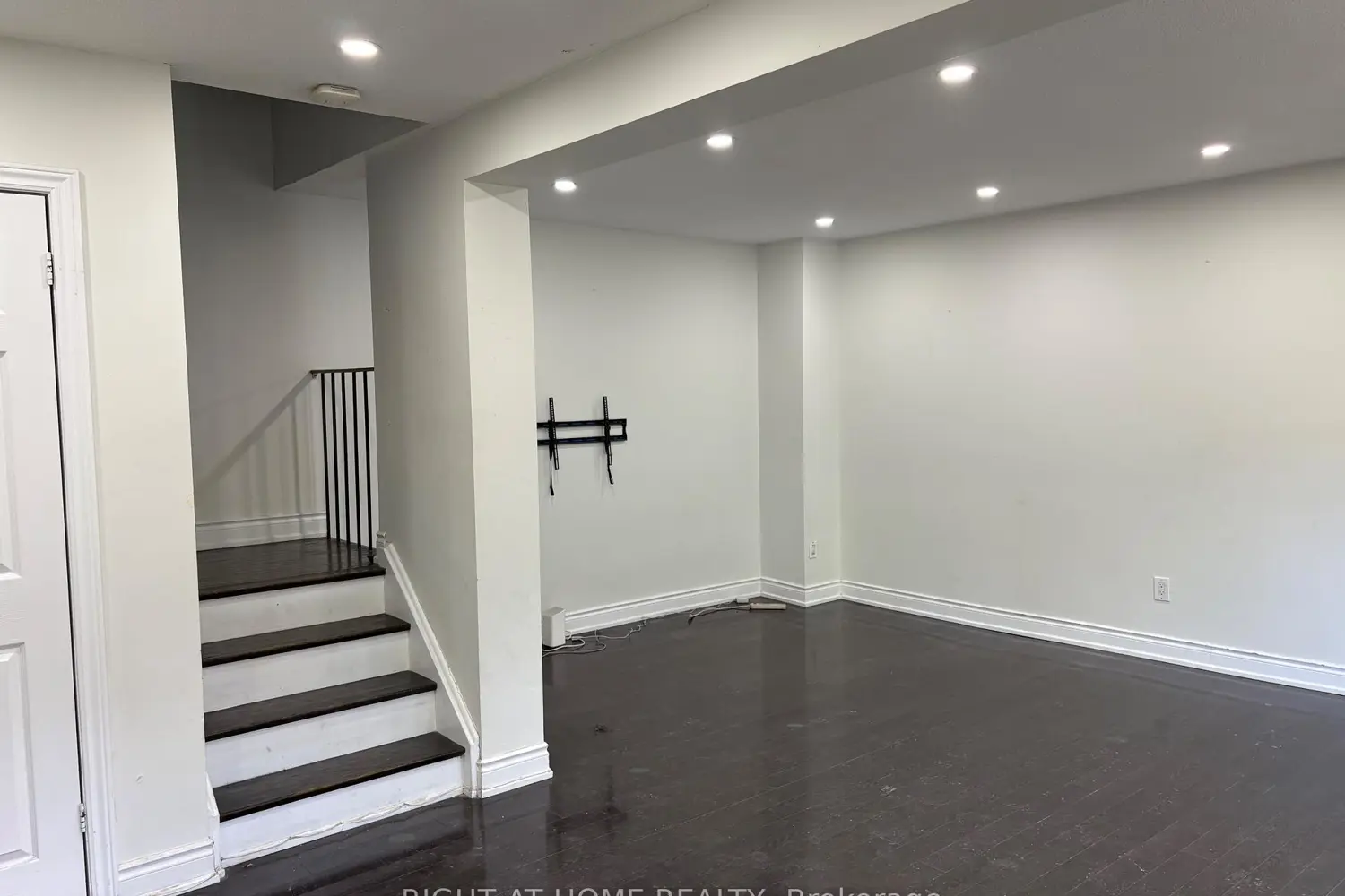 16 Litchfield Court 115 photo 3