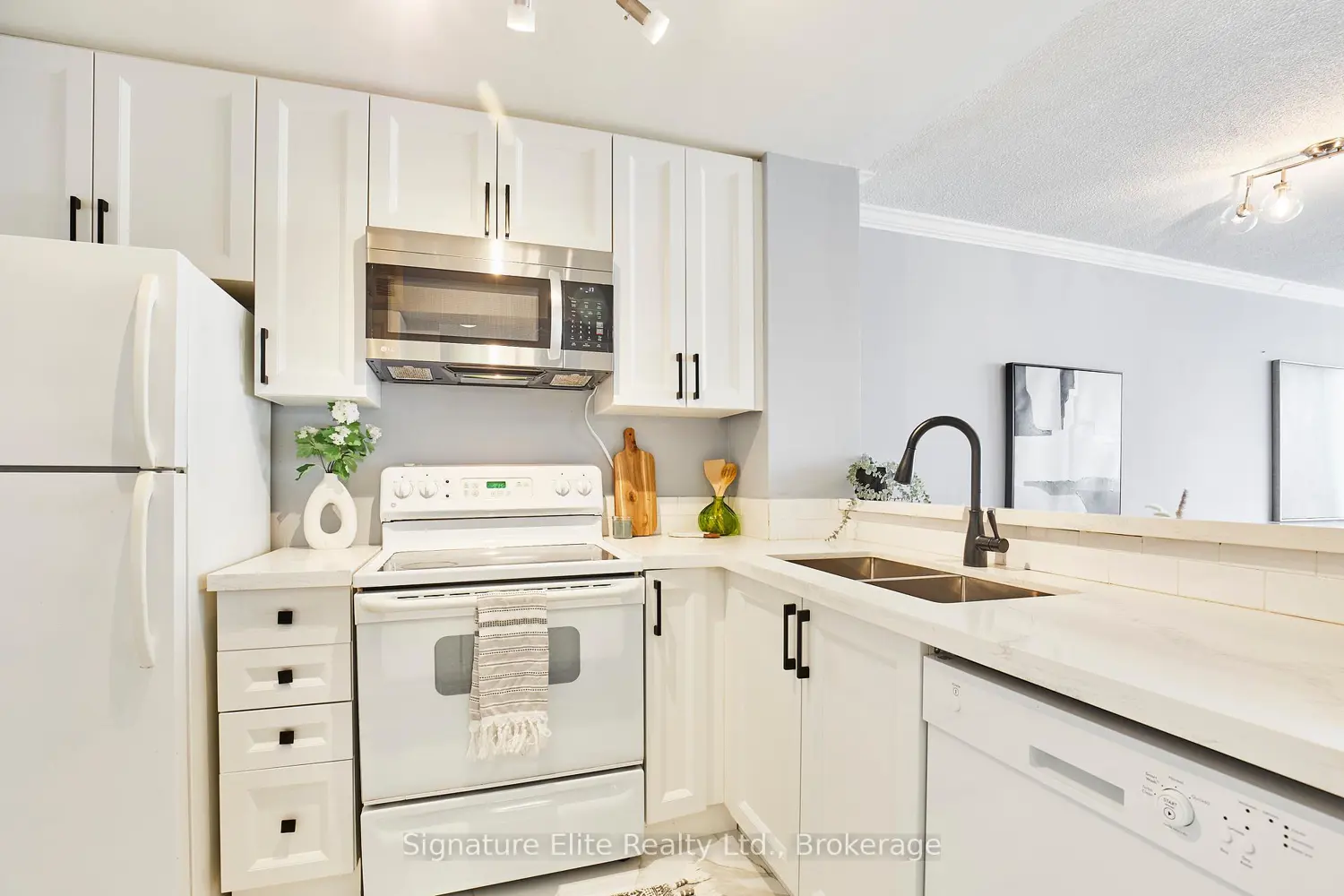 3050 Ellesmere Road 1617 photo 5