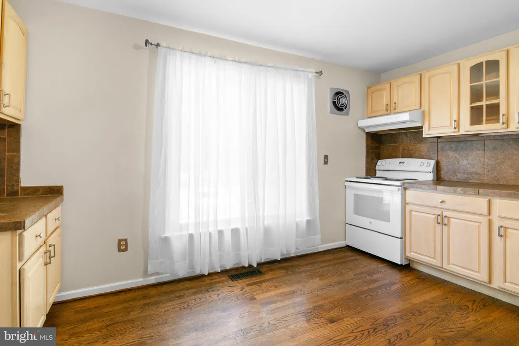 11 Strabane Ct, Baltimore, MD 21234