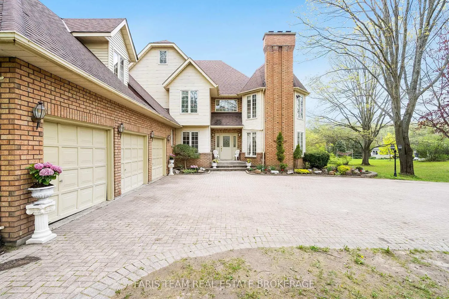 4 Mills Circle photo 2