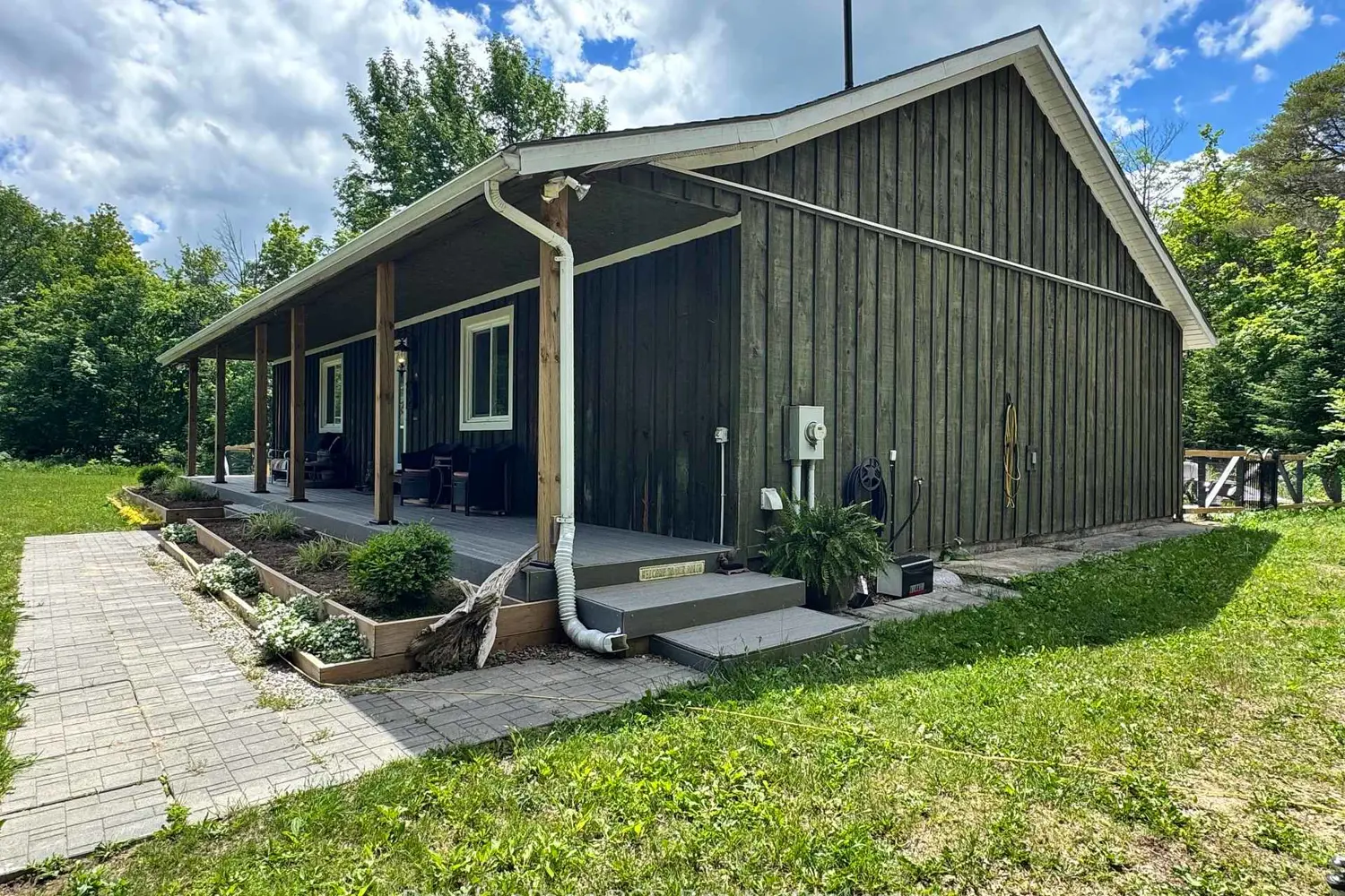 614406 Hamilton Lane photo 3