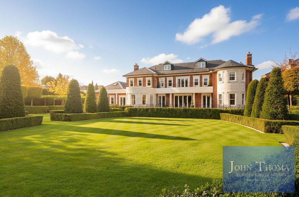 6 bed detached house for saleSylvan Avenue, Emerson Park RM11