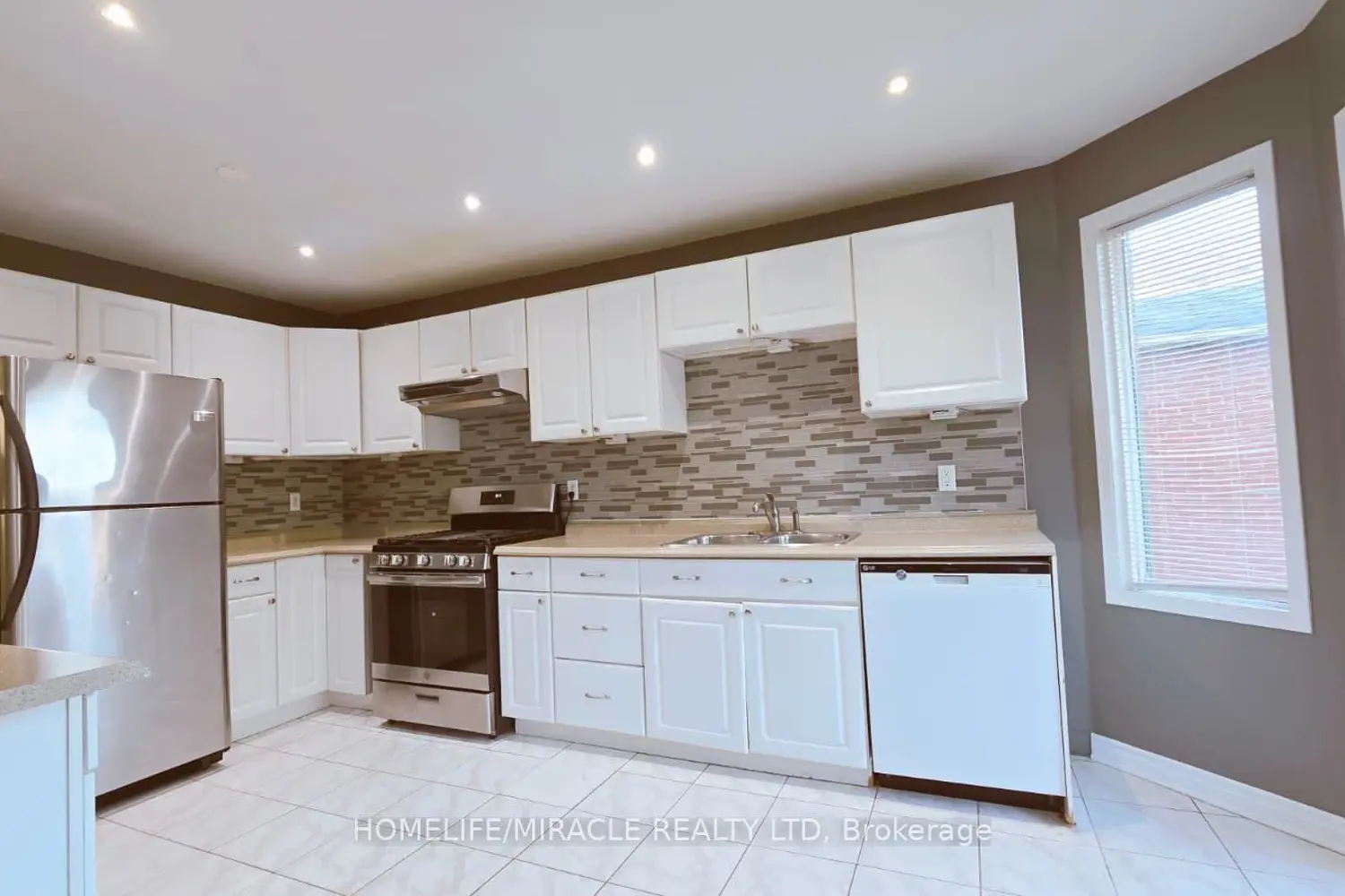 12 Gore Drive photo 2