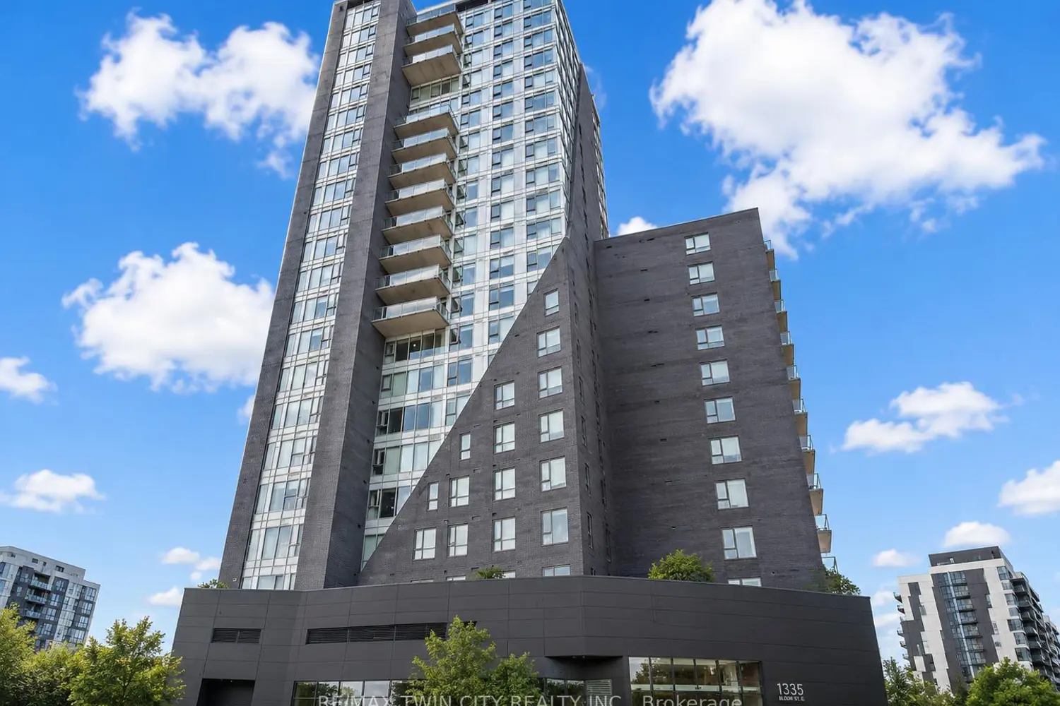 158 King Street 802
