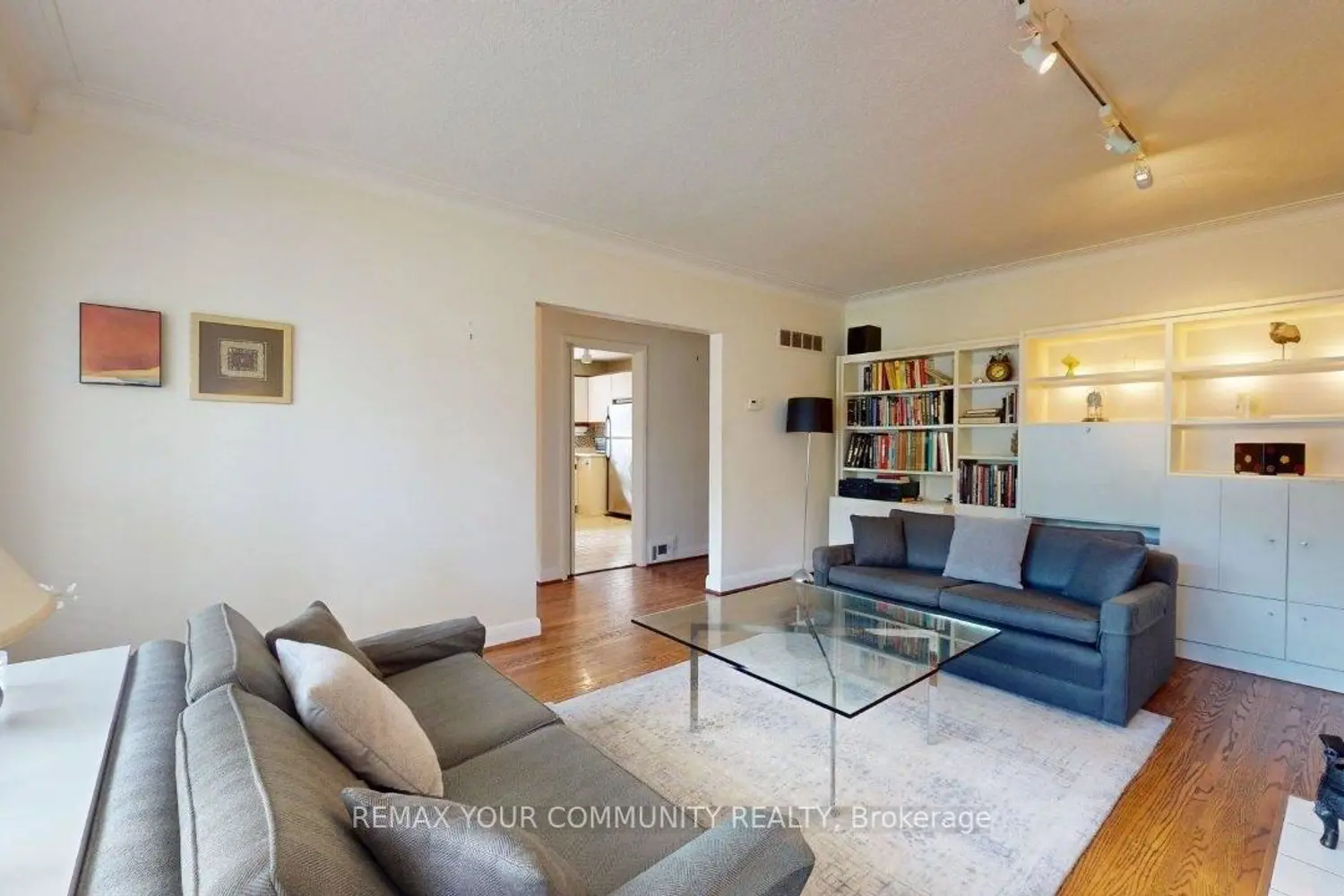 168 York Mills Road photo 2