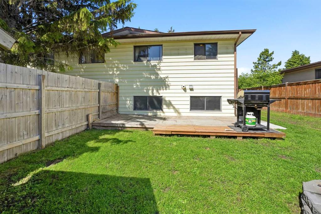 9 Griffiths Avenue, Red Deer, AB, T4P 2K6 photo 3