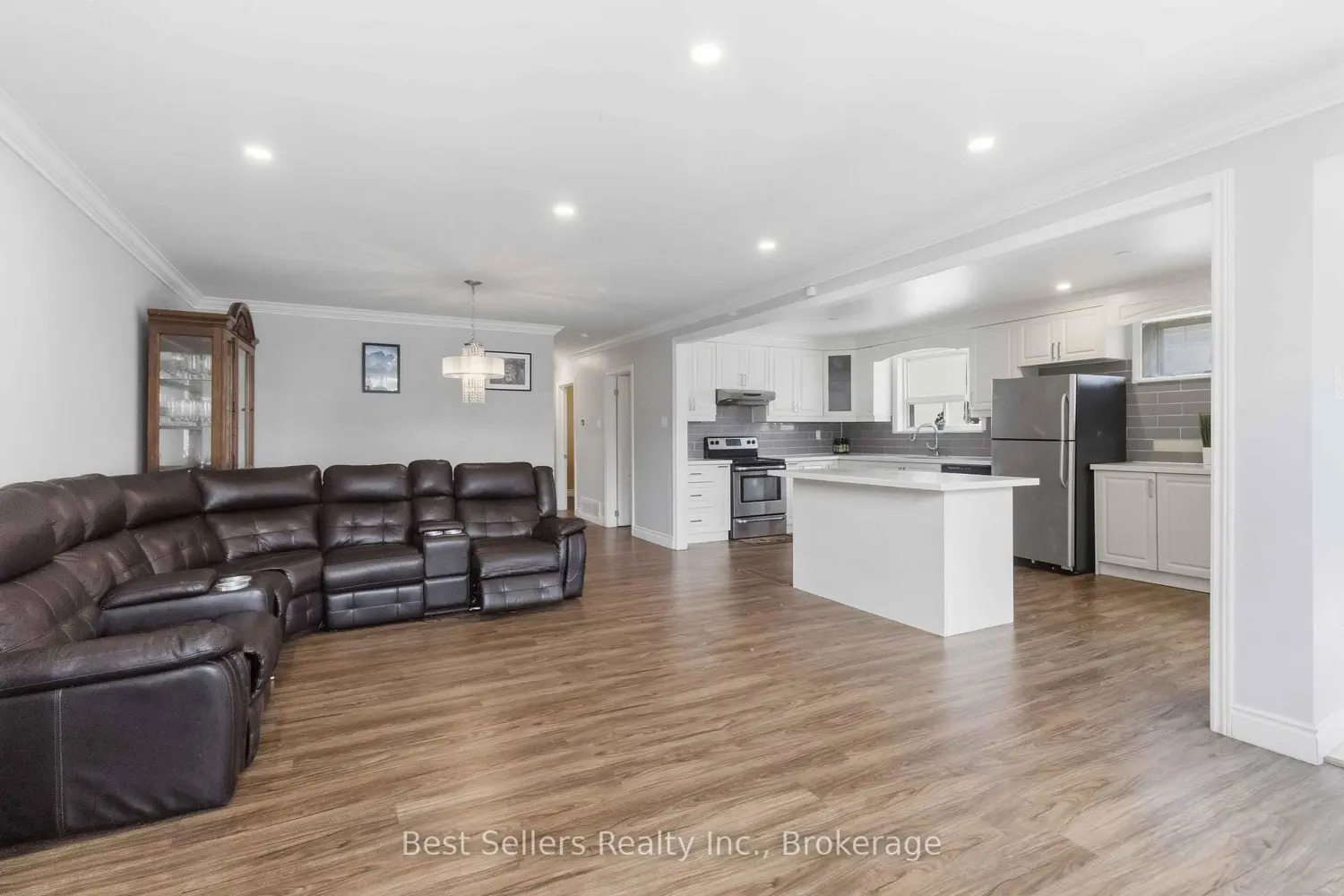 80 Felan Crescent photo 2