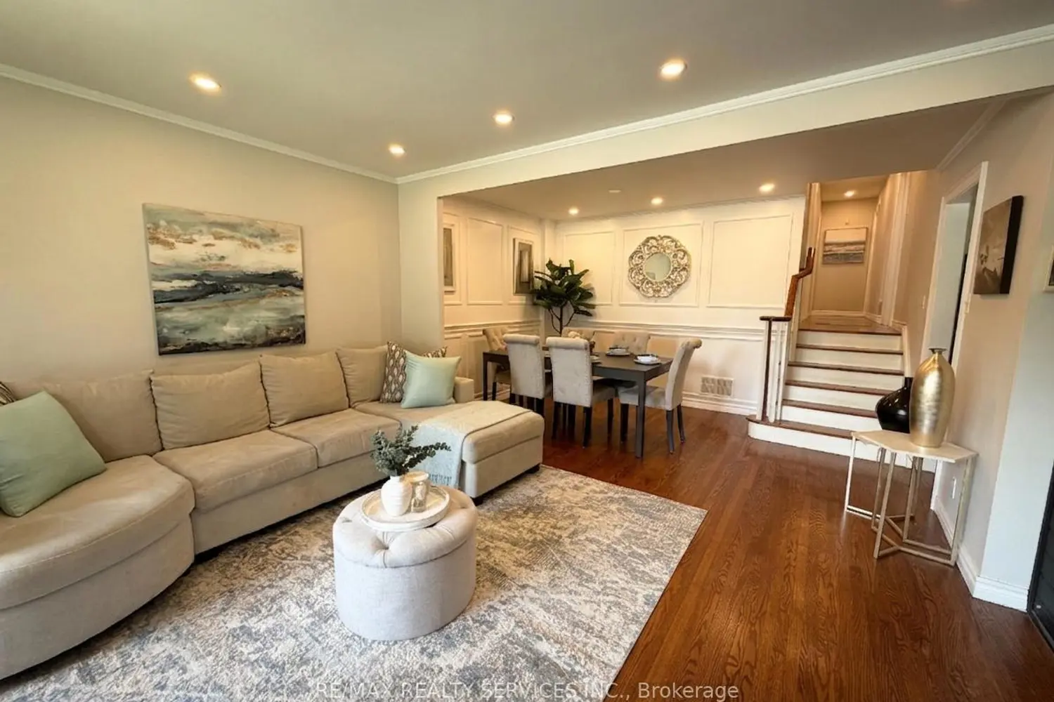 238 Laurier Avenue photo 5