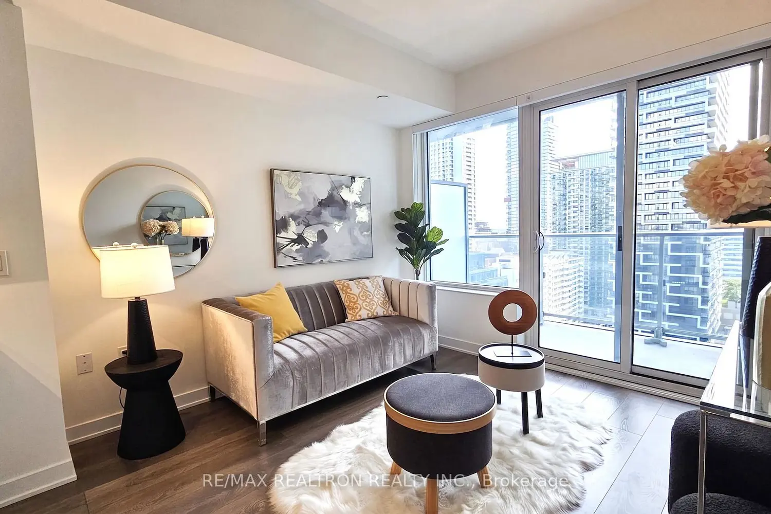 195 Redpath Avenue 2111 photo 5