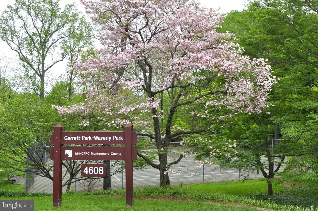 10101 Grosvenor Place Unit 217, Rockville, MD 20852